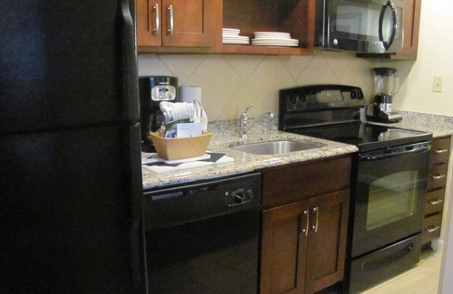 The Point Condo | Newport - Wyndham Long Wharf - downtown location