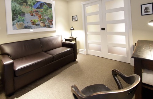 Wellington House | Newsroom Suites