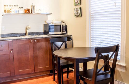 Wellington House | Newsroom Suites