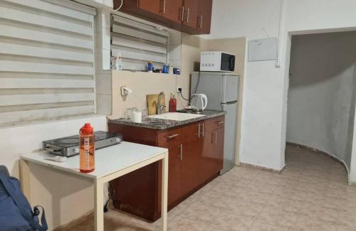 Kerem HaTeimanim Apartment | Next to Beach and Market