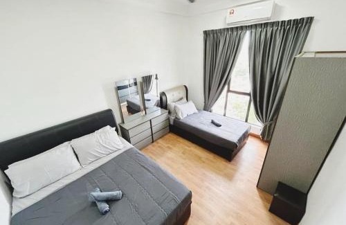 Taman Bukit Mewah Apartment | Next to Paradigm Mall Escape JB,3BR, Up to 10 Person,