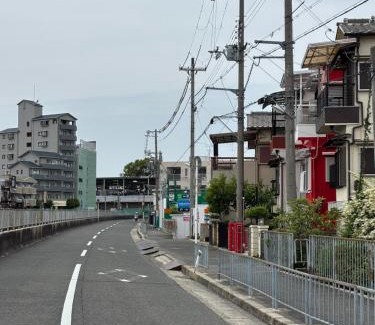 Neyagawa House | NEYAGAWA HOUSE!, It is red cute house at 3 min walk from Keihan Kayashima Station, 京阪電車 萱島駅から徒歩3分の所にある赤いかわいい一棟貸しの家です, 家の前の駐車場はサイズ制限あり, サイズ超過は徒歩1分のコインパーキングをご利用下さい,
