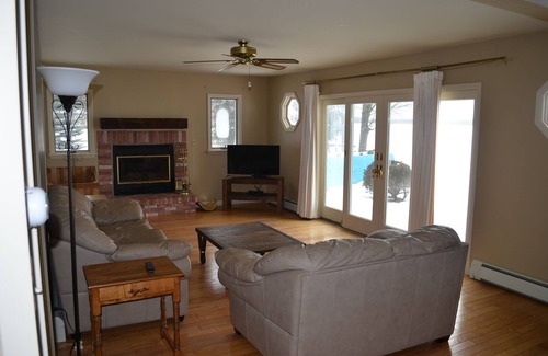 Wauksaukee Cottage | NFL draft housing one hour north of Green Bay