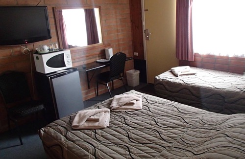 Nhill Hotel | Nhill Oasis Motel