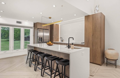 East Durham House | nHot Tub, Game Room, Sauna, Tennis Court, Pond