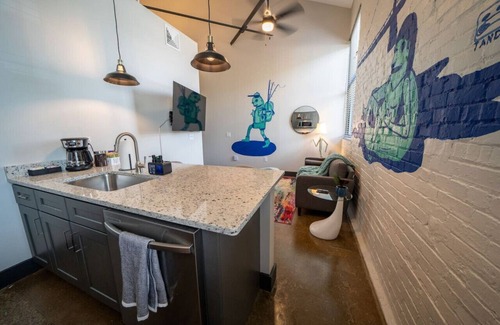Buchanan Apartment | Nice 1BR King Bed Apartment: Brewery|River|Downtown
