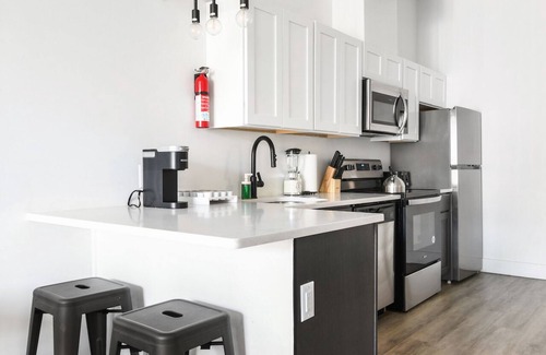 Elizabeth Apartment | Nice 1BR next to EWR 3956