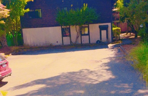 Seahurst Apartment | Nice 2-bedroom apartment in Burien