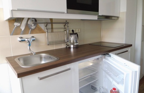 Leutzsch Apartment | Nice 2 bedroom ground floor apartment Wi-Fi