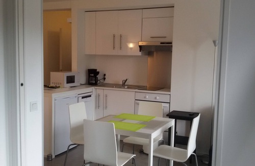 Boulouris-sur-Mer Apartment | NICE 2 ROOMS 3* AIR CONDITIONED IN GROUND FLOOR WITH PRIVATE TERRACE AND POOL