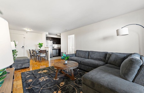 North Brookline Apartment | Nice 2bd/1.5ba near BU 8366