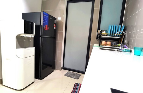 Kuala Lumpur Condo | Nice 3-bedroom condo with beautiful and fun swimming pool in North Kuala Lumpur