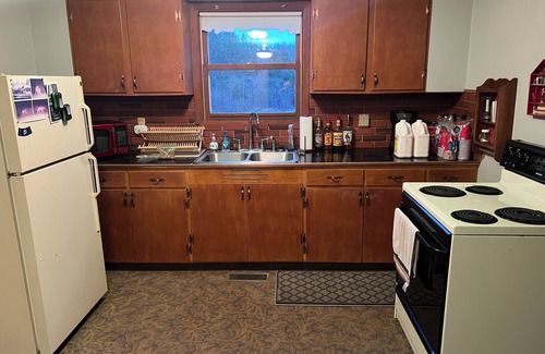 Ewen Cottage | Nice 3-bedroom cottage in Ewen just minutes from Bergland, MI and Lake Gogebic