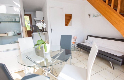 Saint-Jouan-des-Guerets Apartment | Nice apartment for 4 guests with pool, WIFI, TV and terrace