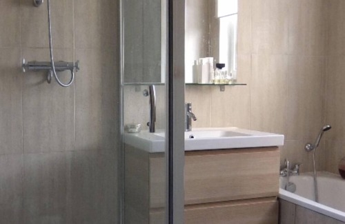 Hammersmith Apartment | NICE AND SPACIOUS ,elegant 2 bedroom flat