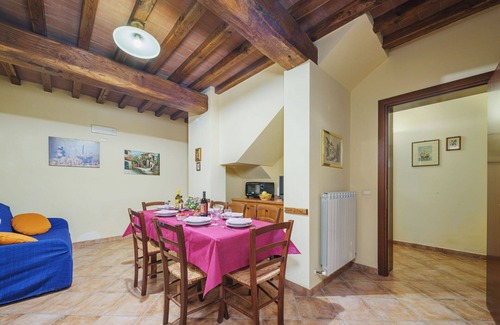 Orentano Apartment | Nice apartment for 7 guests with pool, A/C, WIFI, TV, patio and parking