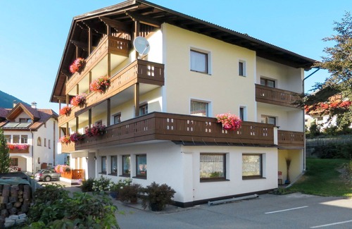 St. Valentin auf der Haide Apartment | Nice apartment for 6 guests with WIFI, TV, balcony and pets allowed