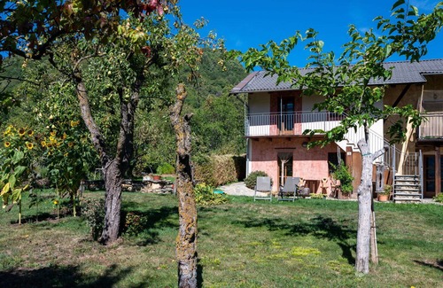 San Damiano Macra Apartment | Nice apartment for 4 guests with TV, patio, pets allowed and parking
