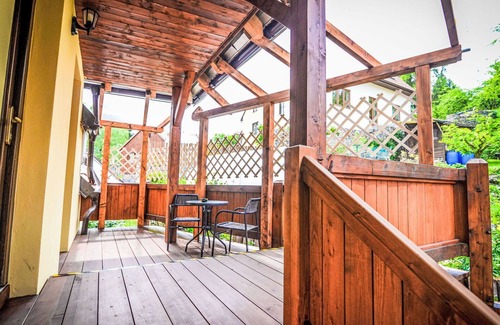 Cesky Krumlov Apartment | Nice apartment for 5 guests with WIFI, patio, pets allowed and parking