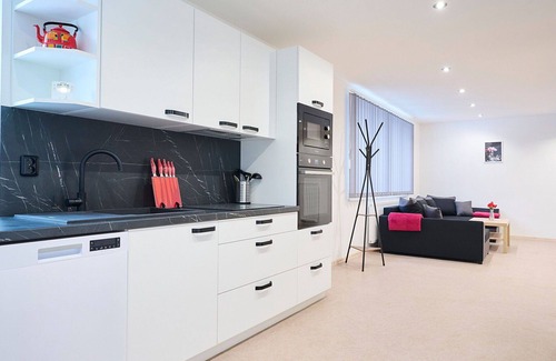 Desna Apartment | Nice apartment for 4 people with pool, WIFI, TV and patio