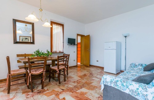 San Baronto Apartment | Nice apartment for 3 people with WIFI, pool, TV, balcony, pets allowed, panoramic view and parking