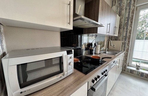 Steinheim Apartment | Nice apartment for 2 people with WIFI, hot tub, TV, patio, pets allowed and parking