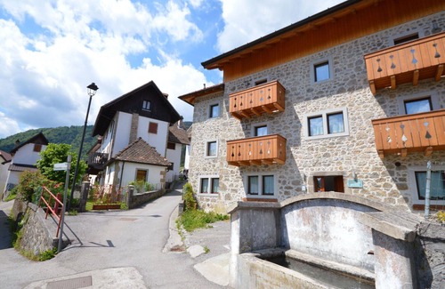 Ovaro Apartment | Nice apartment for 4 guests with WIFI, TV, patio and pets allowed