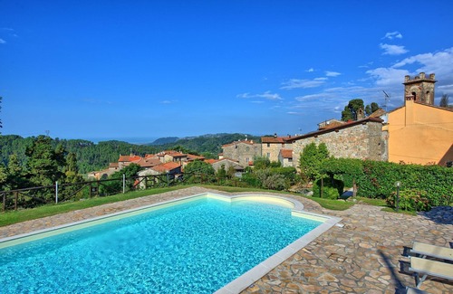 Massarosa Apartment | Nice apartment for 4 guests with pool, WIFI and TV, close to Viareggio