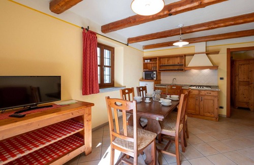 Sampeyre Apartment | Nice apartment for 4 guests with pool, WIFI, TV, terrace and parking