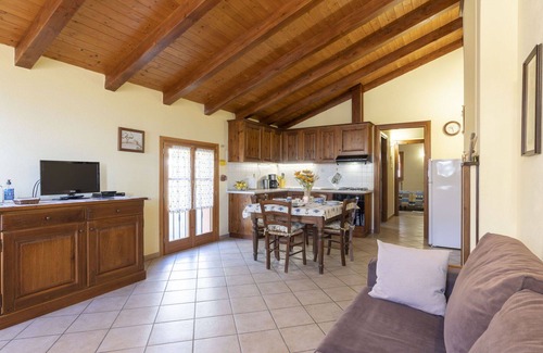 Borgo Apartment | Nice apartment for 4 people with WIFI, TV, patio, pets allowed and panoramic view