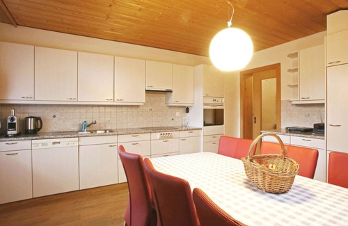 Zweisimmen Apartment | Nice apartment for 5 guests with WIFI and balcony