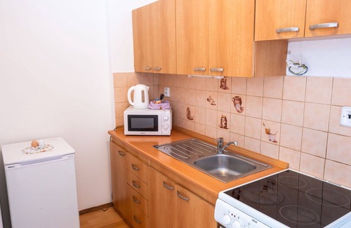 Jachymov Apartment | Nice apartment for 5 people with WIFI, TV, pets allowed and parking