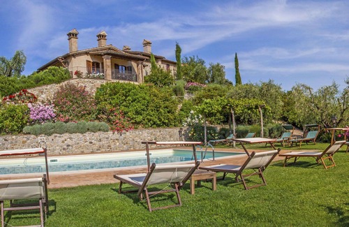 Allerona Apartment | Nice apartment for 6 guests with pool, WIFI, TV, patio, pets allowed and panoramic view