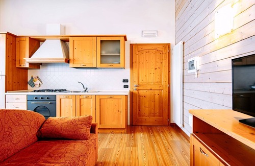 Ronzone Apartment | Nice apartment for 6 guests with WIFI, balcony and parking