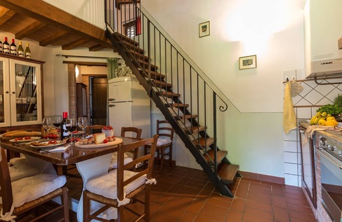 Peccioli Apartment | Nice apartment for 7 guests with pool, WIFI, A/C, TV, pets allowed, panoramic view and parking