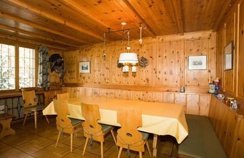 Adelboden Apartment | Nice apartment for 8 guests with WIFI, TV, balcony and parking