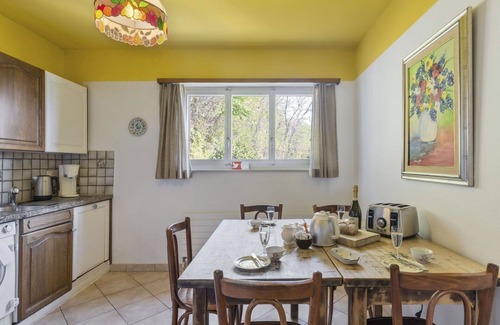 Riazzino Apartment | Nice apartment for 8 people with WIFI, patio, pets allowed, panoramic view and parking