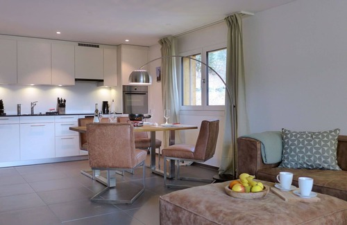 Blausee Apartment | Nice apartment for 4 people with WIFI, TV, balcony, pets allowed, panoramic view and parking