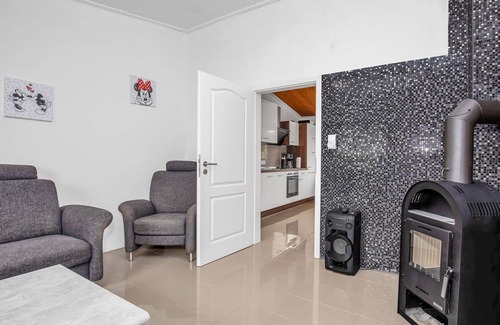 Oberndorf Apartment | Nice apartment for 6 guests with WIFI, TV and patio