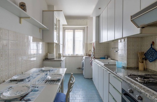 Vallecrosia Apartment | Nice apartment for 5 guests with WIFI, TV, balcony, pets allowed and parking