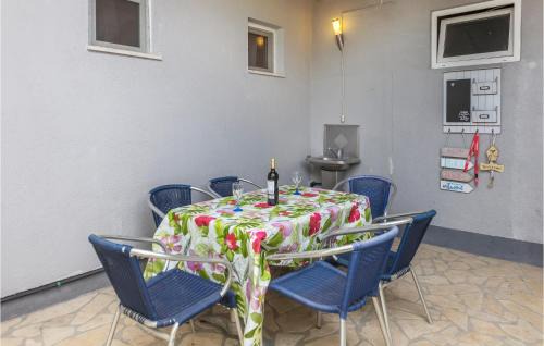 Pula Apartment | Nice Apartment In Fazana With Kitchen