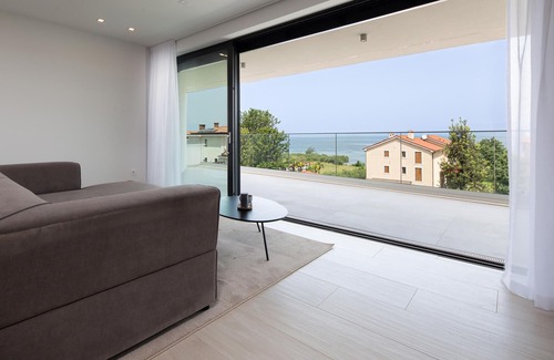 Zidarici Apartment | Nice apartment in Malinska with Wi-Fi