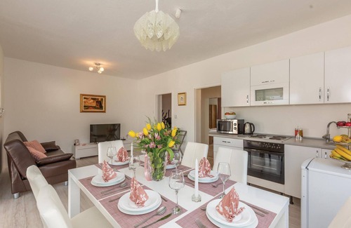 Metkovic Apartment | Nice apartment in Metkovic
