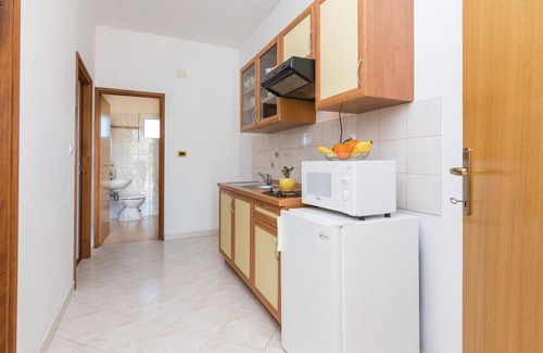 Podgradina Apartment | Nice apartment in Podgradina with WiFi
