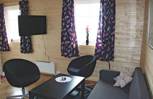 Skipnes Apartment | Nice apartment in Sandstad with WiFi