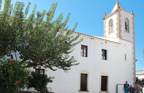Mem Moniz House | Nice apartment in villa for 4 people with pool, A/C, WIFI, TV and patio