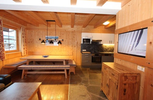 Tux House | Nice apartment in villa for 9 guests with WIFI, TV and terrace