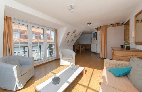 De Haan Villa | Nice apartment in villa for 6 guests with WIFI, TV, balcony and pets allowed