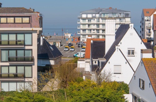 De Haan Villa | Nice apartment in villa for 6 guests with WIFI, TV, balcony and pets allowed