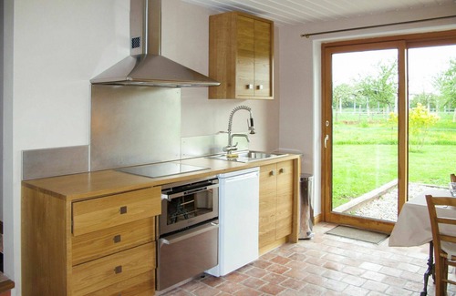 Victot - Pontfol House | Nice apartment in villa for 3 people with pool, WIFI, TV, patio and pets allowed
